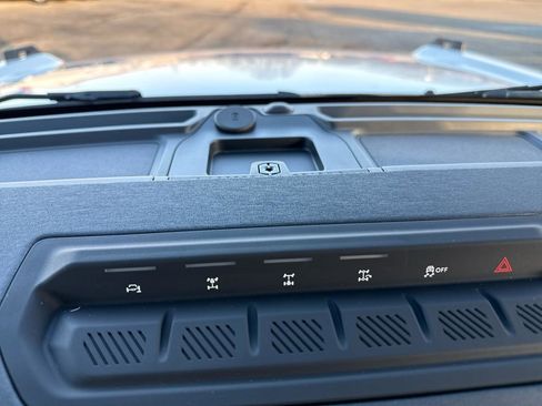 New 2025 Ford Bronco Badlands w/ Sasquatch Package AWD/4WD image 38