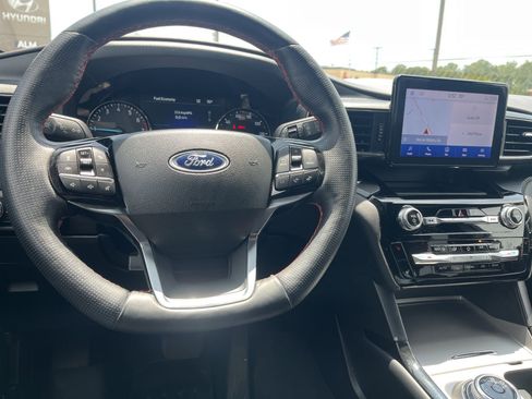 Used 2022 Ford Explorer ST-Line RWD image 11