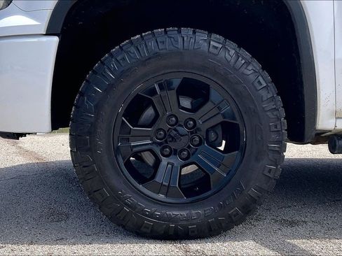 Used 2021 RAM 1500 Laramie AWD/4WD image 35