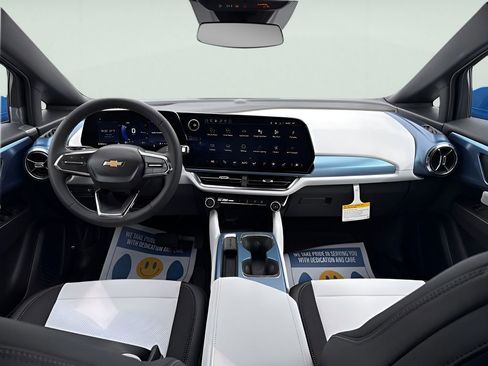 New 2026 Chevrolet Equinox EV LT AWD/4WD image 13
