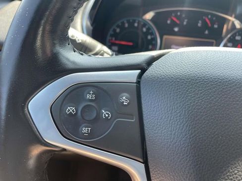 Used 2022 Chevrolet Traverse LT image 35