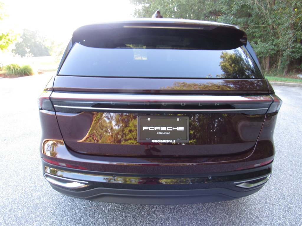 Used 2024 Lincoln Nautilus Premier AWD/4WD image 6