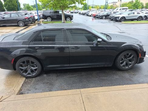 Used 2021 Chrysler 300 S w/ S Model Appearance Package RWD image 5