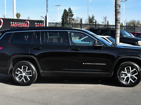 Used 2024 Jeep Grand Cherokee L Limited w/ Luxury Tech Group II image 9
