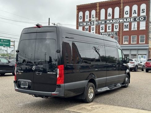 Used 2023 Mercedes-Benz Sprinter 3500 image 5