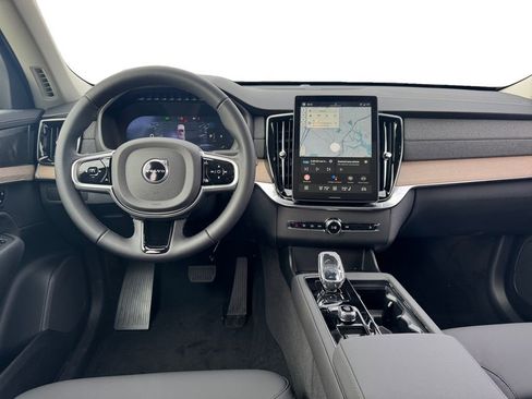 New 2026 Volvo XC90 B5 Plus w/ Protection Package Premier AWD/4WD image 24