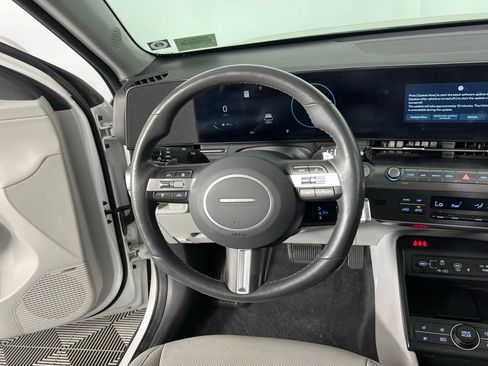 Used 2024 Hyundai Kona Limited image 15