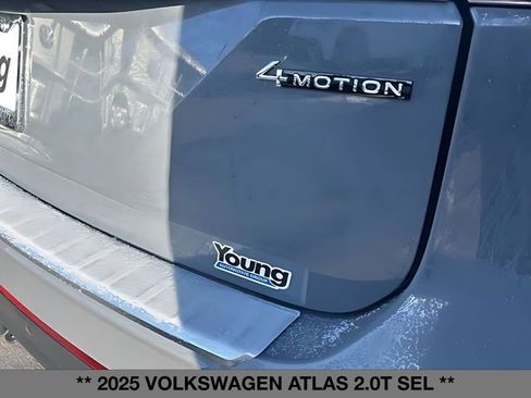 Used 2025 Volkswagen Atlas SEL image 11