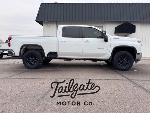 Used 2021 Chevrolet Silverado 2500 LT w/ Z71 Off-Road Package image 1