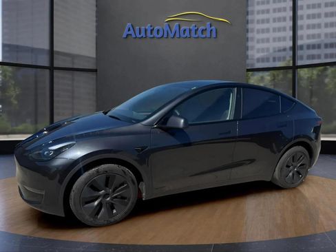 Used 2024 Tesla Model Y Long Range RWD image 5