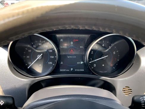 Used 2019 Jaguar XE Premium AWD/4WD image 24