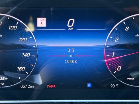 Used 2025 Mercedes-Benz CLE 300 4MATIC Coupe image 35