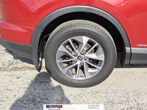 Used 2018 Toyota RAV4 XLE image 5