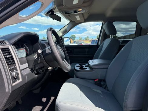 Used 2017 RAM 1500 Express w/ Black Ram 1500 Express Group AWD/4WD image 18