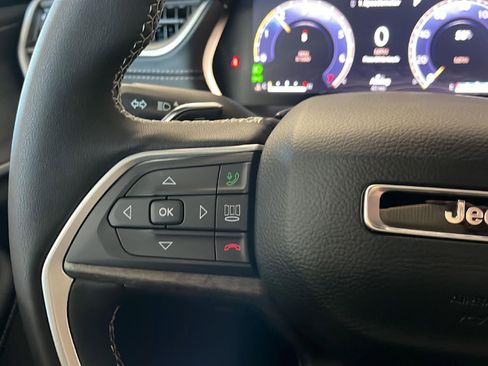 New 2025 Jeep Grand Cherokee Limited image 13