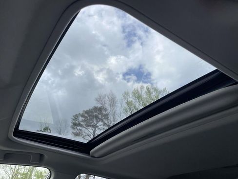 Used 2017 Toyota RAV4 XLE image 16