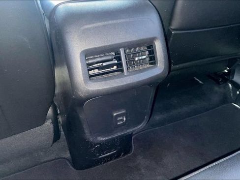 Used 2024 GMC Terrain SLT FWD image 25