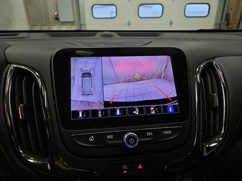 Used 2023 Chevrolet Equinox RS w/ RS Leather Package AWD/4WD image 25