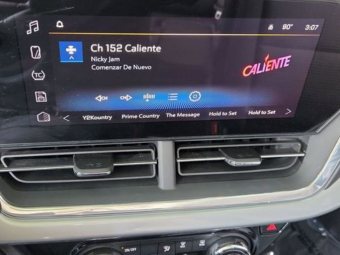 Used 2025 Chevrolet Trax LT image 31