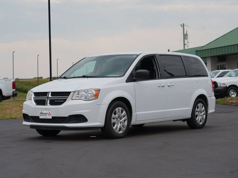 Used 2018 Dodge Grand Caravan SE w/ UConnect Hands-Free Group FWD image 7