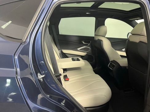 Used 2025 Acura RDX SH-AWD image 26