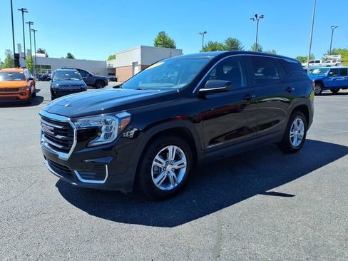 Used 2024 GMC Terrain SLE FWD image 3