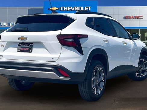 New 2026 Chevrolet Trax LT w/ Driver Confidence Package FWD image 18