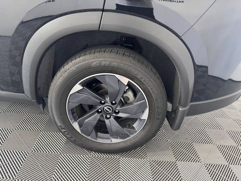 Used 2024 Nissan Rogue SV FWD image 13