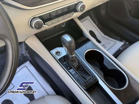 Used 2024 Nissan Altima 2.5 SV image 39