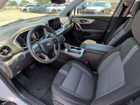 Used 2025 Chevrolet Blazer LT FWD image 15