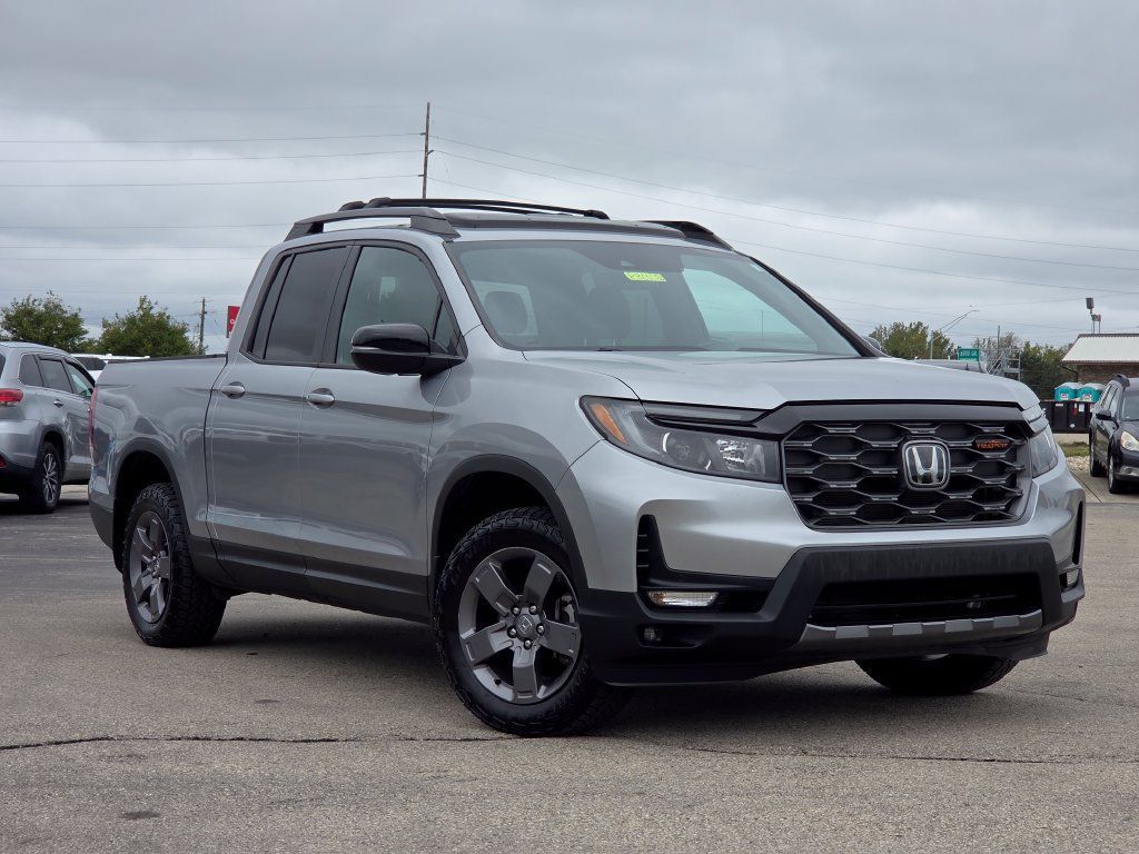 Used 2024 Honda Ridgeline TrailSport image 2
