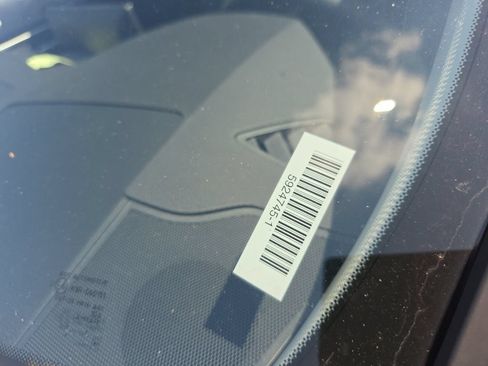 Used 2025 Mitsubishi Outlander SE AWD/4WD image 4
