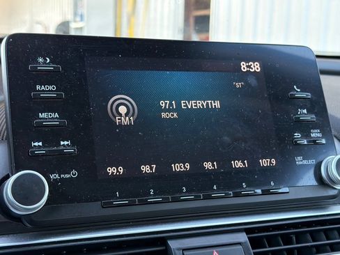 Used 2018 Honda Accord LX image 16