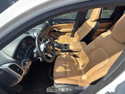 Used 2016 Porsche Cayenne S w/ Premium Package image 17