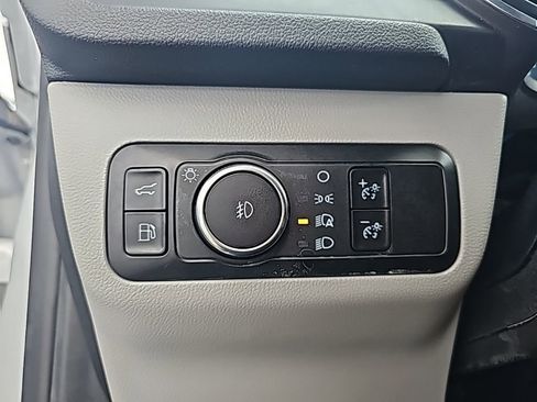 Used 2025 Ford Escape Platinum w/ Premium Technology Package image 21