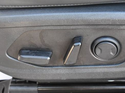 Certified 2023 Kia Sorento SX image 24