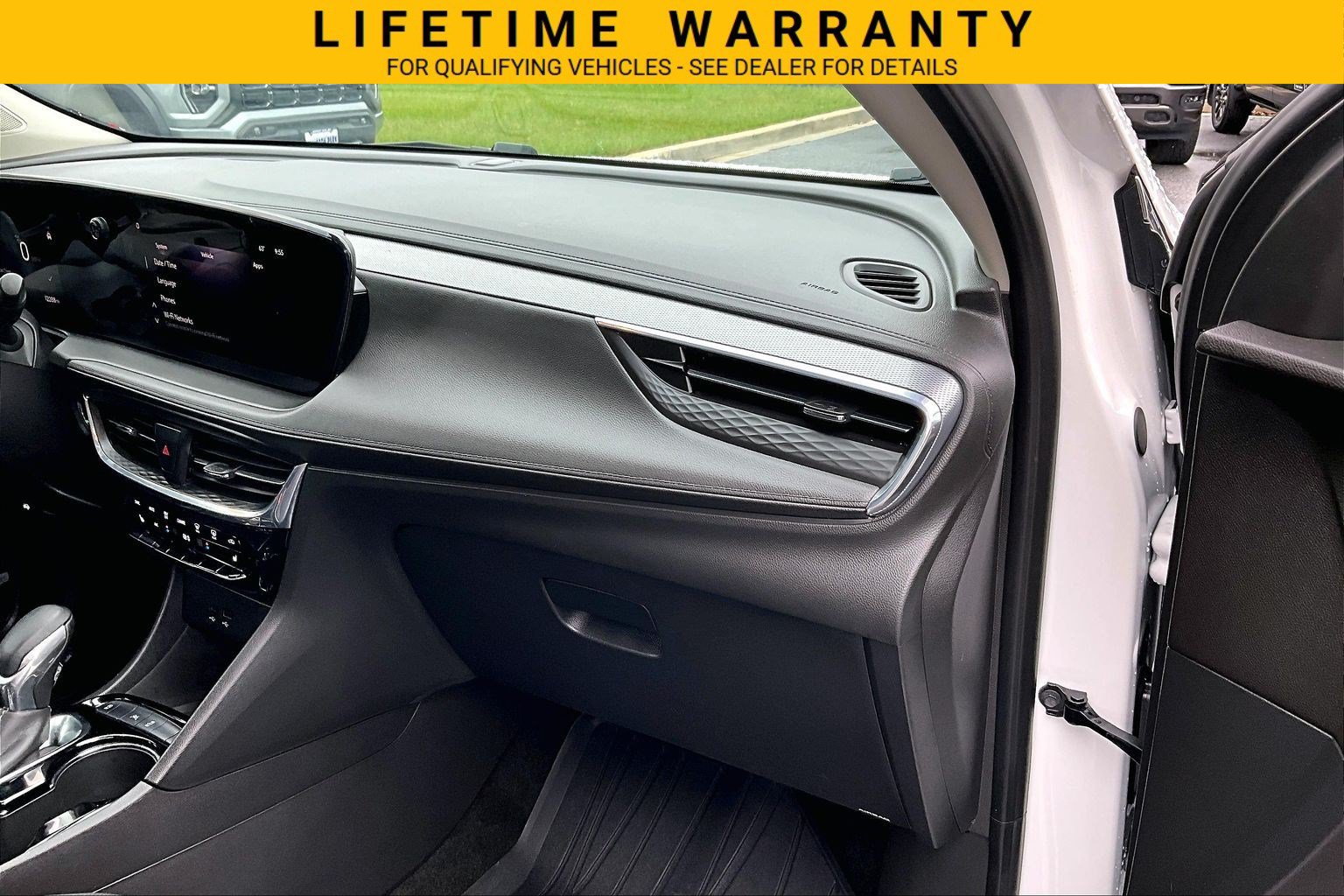Used 2025 Buick Encore GX Avenir w/ Avenir Technology Package FWD image 17