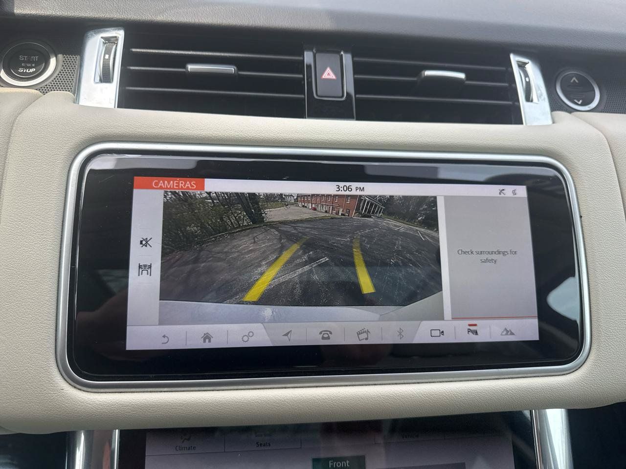 Used 2018 Land Rover Range Rover Sport HSE AWD/4WD image 16