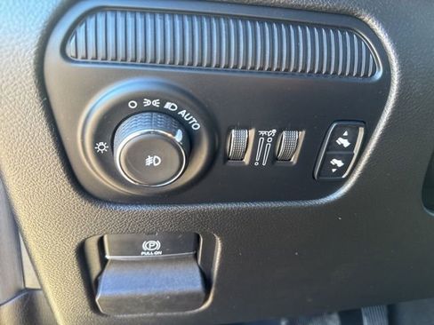 Used 2024 Jeep Wagoneer Series II w/ Flexible Seating Group AWD/4WD image 18