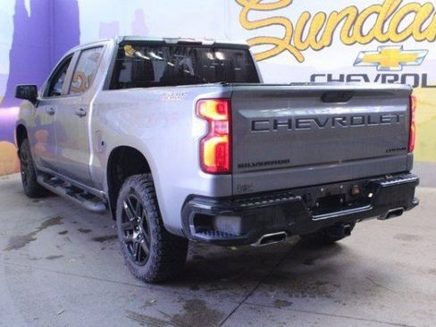 Used 2021 Chevrolet Silverado 1500 Custom Trail Boss w/ LPO, Dark Essentials Package image 5