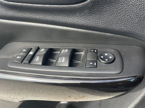 Used 2021 Jeep Cherokee Latitude Plus image 33