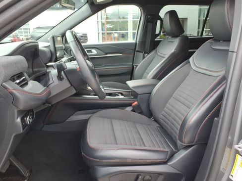 Used 2025 Ford Explorer ST-Line AWD/4WD image 11