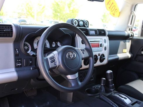Used 2014 Toyota FJ Cruiser 4WD w/ Convenience Package image 17