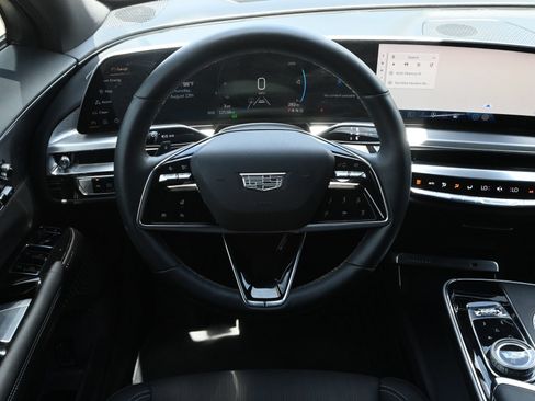 Used 2024 Cadillac Lyriq Luxury RWD image 11