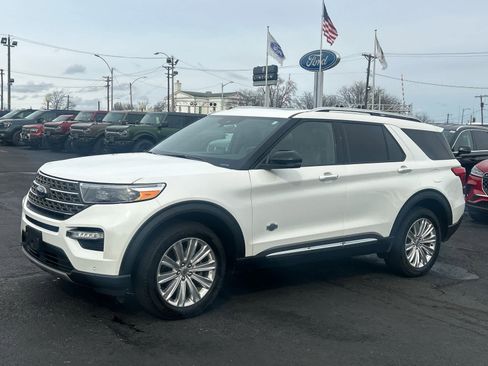 Used 2024 Ford Explorer King Ranch w/ Technology Package image 2