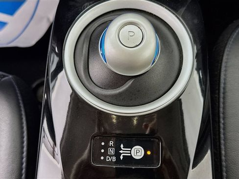 Used 2014 Nissan Leaf SL w/ Premium Package FWD image 22