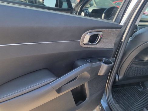 Used 2023 Kia Sorento EX image 25