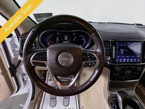 Used 2019 Jeep Grand Cherokee Overland w/ Jeep Active Safety Group AWD/4WD image 11
