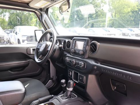 Used 2018 Jeep Wrangler Unlimited Sport AWD/4WD image 30