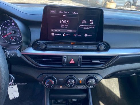 Certified 2023 Kia Forte LXS image 12